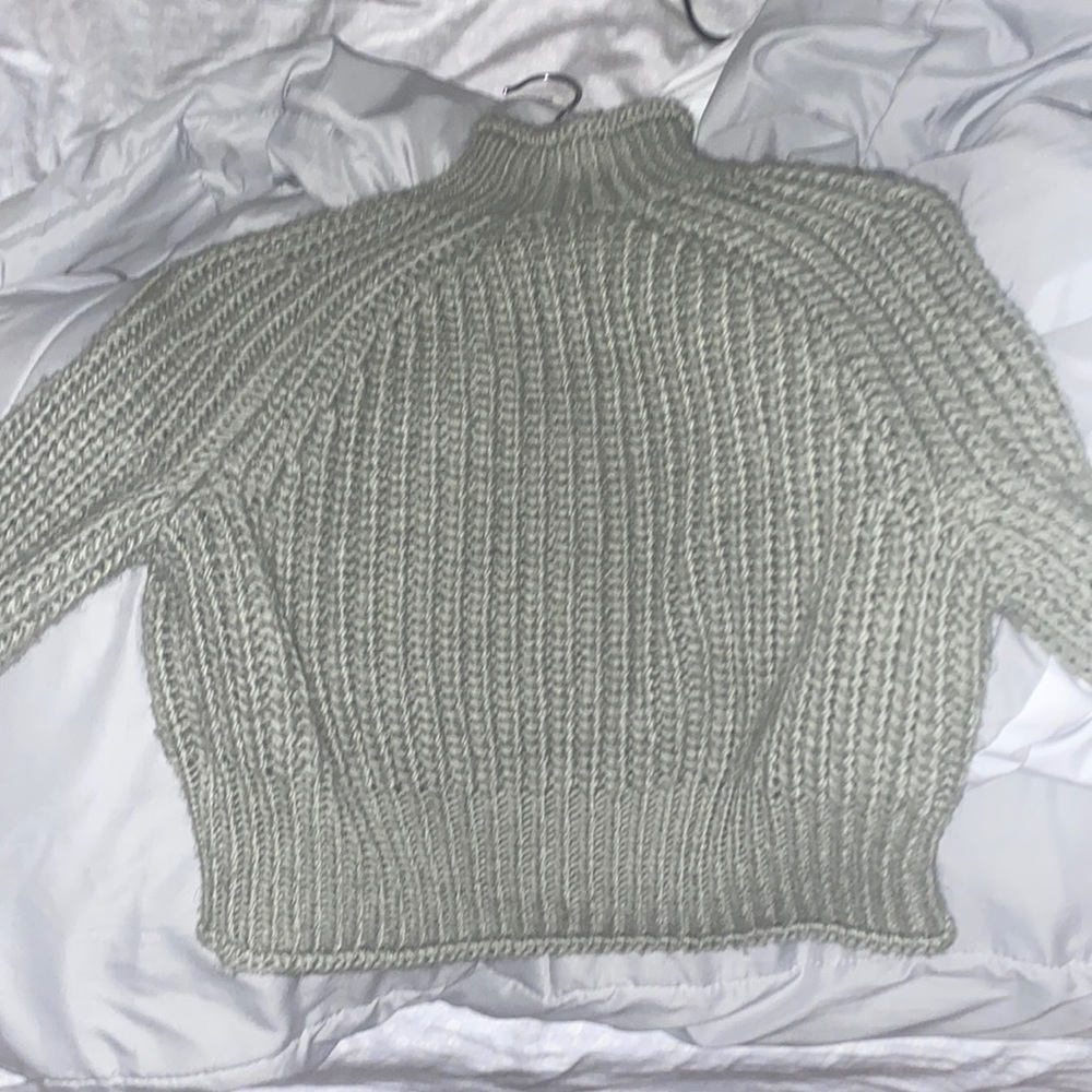 h&m green turtle neck